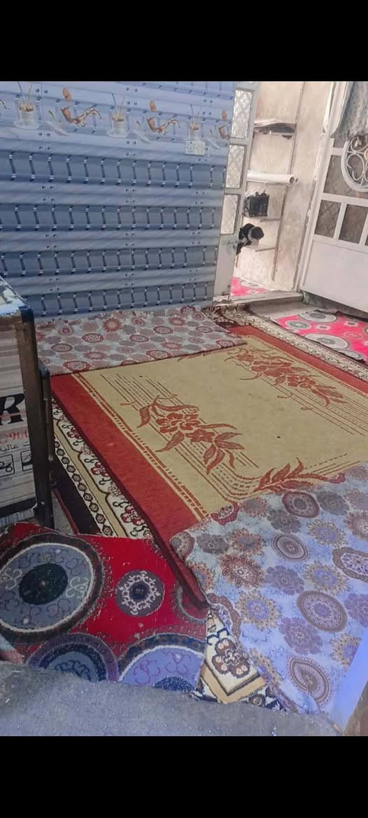 بيت للبيع مجاور المستشفى التركي طابو صرف المساحه 150 متر يحتوي على  استقبال مع غرفة نوم 💤 واحده مع حمام سويت وصاله ومطبخ وحمام داخلي طابق واحد السعر 85 مطلوب سلفه العقاري 10ملاين تقريبآ ليحب ياخذه وهوه يسدد على كيفه يريد اني اسدد التواصل ***********
