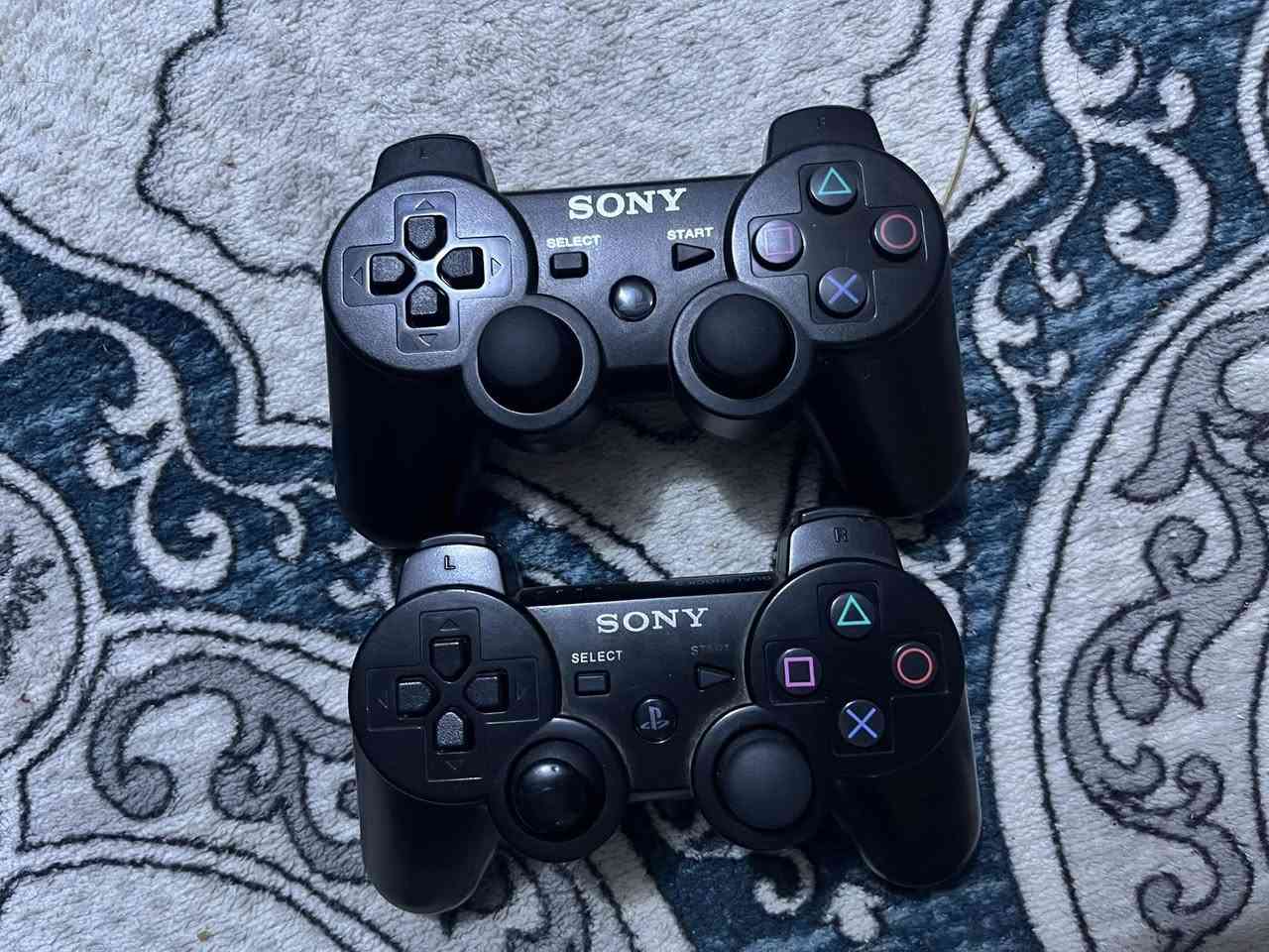 بلي ٣ مهكر هين مع هارد خارجي 
السعر ١١٠ 
الجهاز مو لوك ستيكر 
مكاني بغداد


**إذا كنت صاحب هذا الإعلان وتريد حذفه لأي سبب، رجاءا أرسل رسالة إلى الدعم الفني**