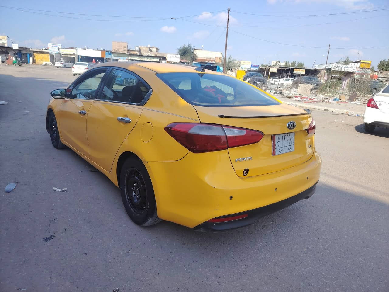 السلام عليكم كيا فورتي 2015 رقم بغداد بأسمي تحويل وين ماتريد السياره بيه بنيد فقط الباقي كفاله لا شاصي  ولا لغد ولا جاملغات كله ليبل واحد عده البنيد مكينه 2000 جديده صار شهر من شديته مكفوله برغي فتح ما بيه  كير at المرغوب  تخم تاير حداديه  موصفات عاديه تحكم ستيرن ٣ انضمه قياده شاشه صغيره العنوان بصره خمسه ميل السعر  ١٠٥ وبيه محال قليل ***********
