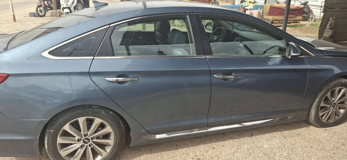 سلام عليكم
للبيع او مراوس حسب القناعه سوناتا امركي 2015سبورت فول مواصفات عده الفتحه 
بصمة تشغيل بصمة ابواب تحكمات ستيرن بيه منضومة غاز جديده بيه 3 قطه السعر 125وبيه مجال تواصل وياي او اتصل 
***********
