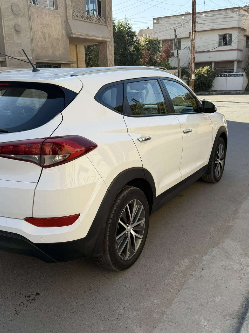 السلام عليكم للبيع توسان 2016 خليجي وكالة مكفولة كفالة عامة ماشية 105 رقم بغداد  الجديد سنوية جديدة مشروع وطني مواصفات فول قمارة حديد السعر 173 ورقة  وبيها مجال بسيط للاستفسار اكثر الاتصال على ***********مكاني بغداد كاظميه.
