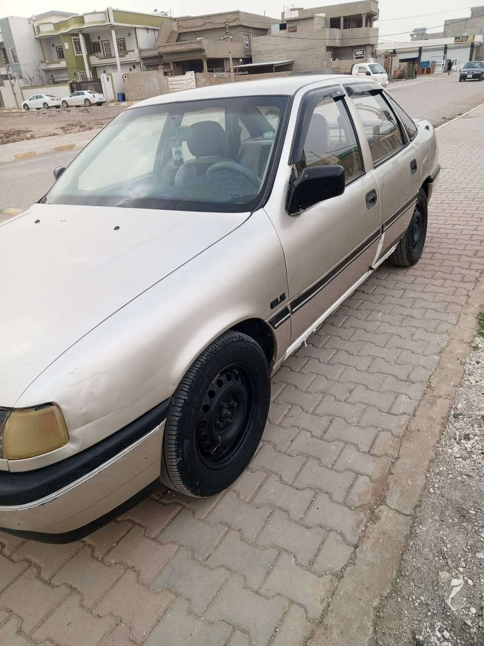 سلام عليكم ورحمة الله
اوبل فكترة 18 
كير عادي موديل 1991
رقم اربيل انكليزي 
دفتر بانزين موجود بيها 
سعر 37 وبيها مجال قليل 
مكان السيارة كركوك داقوق 
للتواصل ***********
