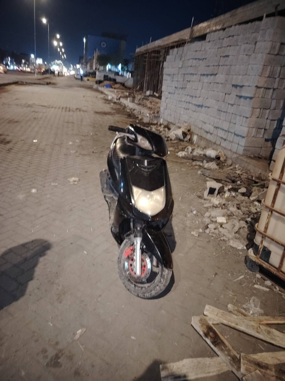 سلام عليكم دراجه للبيع سكنس العنوان بغداد سعر 300 ***********
