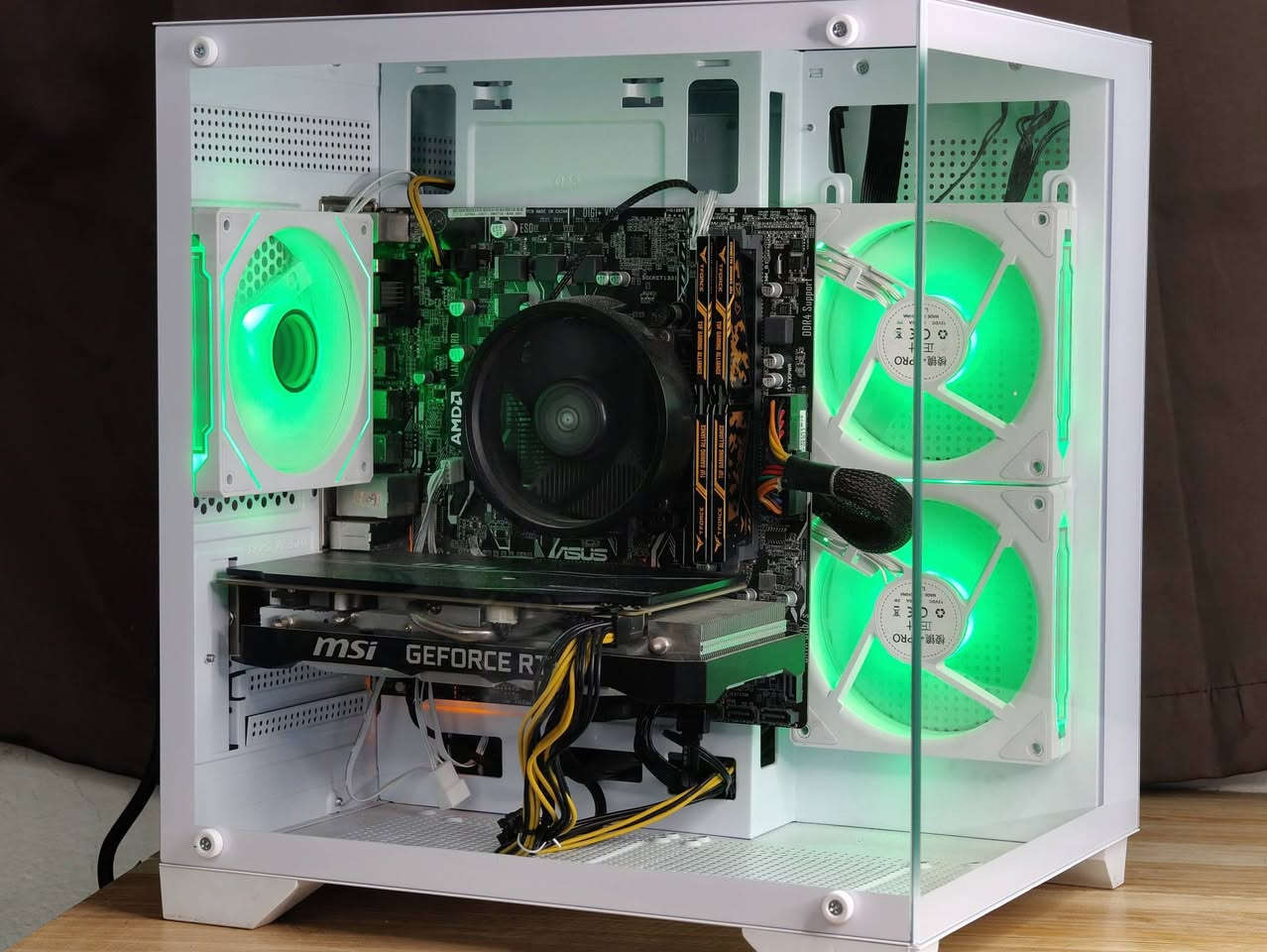 السلام عليكم 
تجميعة للبيع بمواصفات قوية وضمان حقيقي 🌟
💠GPU: Nvidia RTX 2060 6G MSI
غير مفتوح ولا مبدل معجون على وضع الشركة
💠CPU:  R5 3500 6C 6TH 
💠Cooler: Stock Ryzen cooler
💠M.B: A320m Asus Prime 
💠RAM: 16GB 8x2 ddr4 3200Mhz T.force جديدة
💠STRG: SSD Laxer 256GB 
💠P.s: 600w aigo 
💠Case: Glass White case with 3xfan ARGB
WITH RGB Remont Control

ضمان الحاسبة اسبوع والربط على UPS لحماية القطع
السعر 685 الف دينار

📍الموقع بغداد مدينة الصدر قطاع 23
🚚 يوجد توصيل لجميع محافظات العراق 🇮🇶 
 هـ ***********  📞
