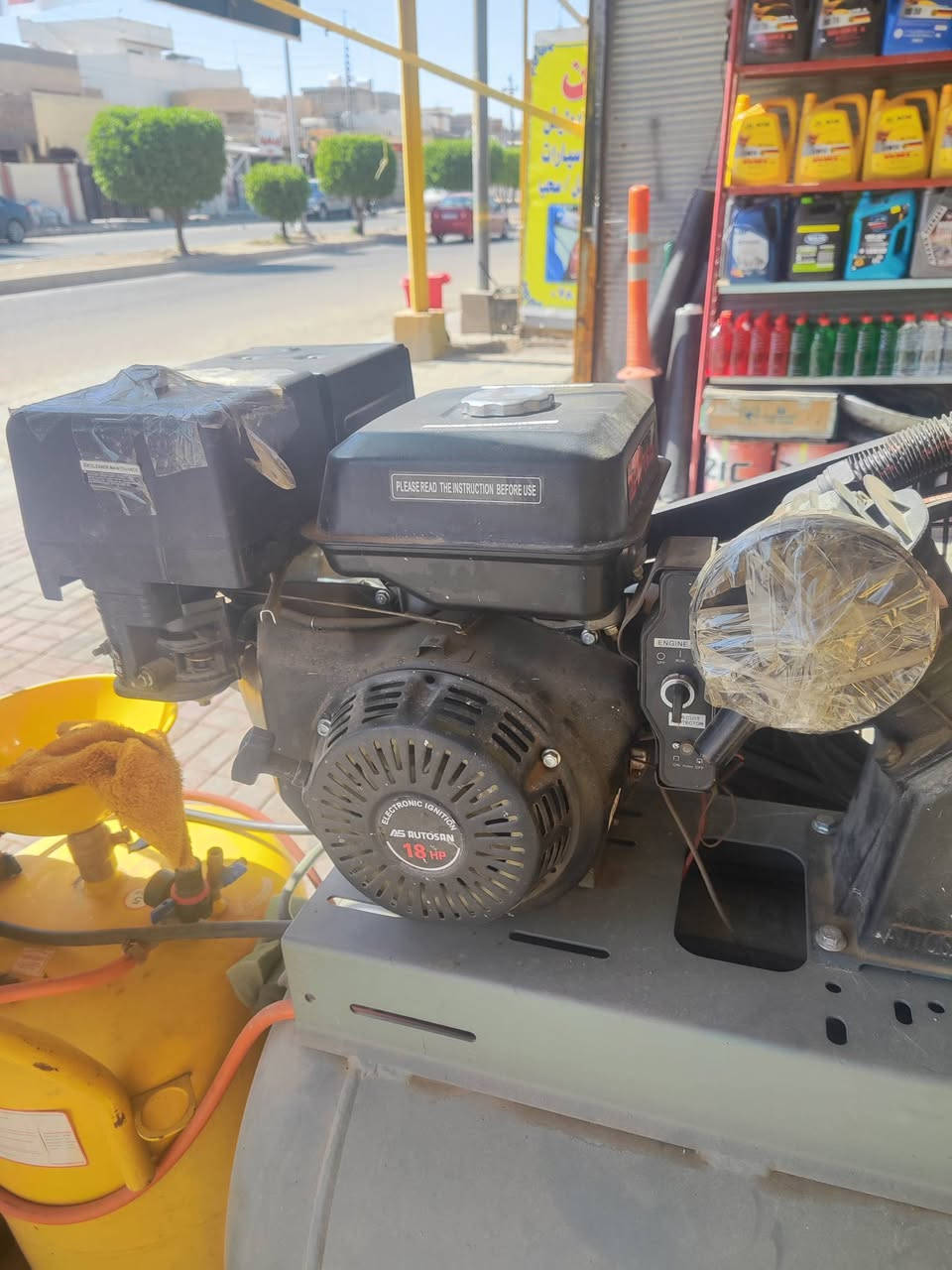 ظاغطه هواء 
جديده مامستخدم مع مولد بانزين ضخم 
تشتغل سلف وحبل 
مال بطل 600/لتر  
سعر 450 
مكان فلوجه 
***********
