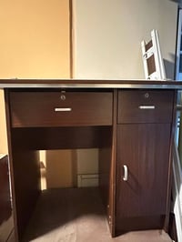 مرحبا . كنتور بابين نظيف جداً  جربايه طابقين من ايكيا  وميز مكتبي عدد ...