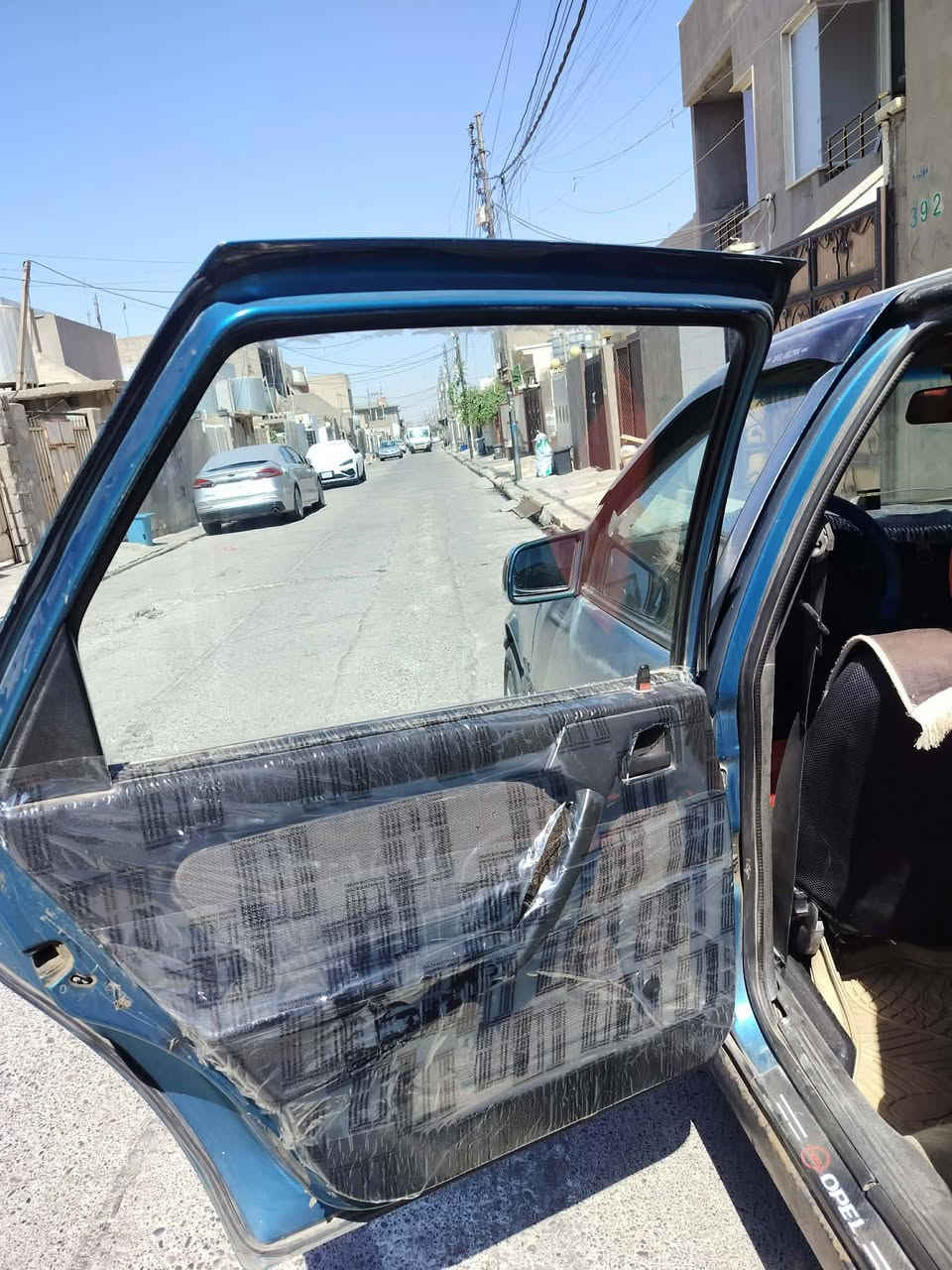 بەناوی خودا
ئۆپل ڤیترا مۆدێل ١٩٩٢
مەکینە سەنی بەس مەکینەی تەواو نییە
سەیارەکە بێ لێدران بێ سبوخ
سەنەوی بەسەر چووە
برانەوە بە ناو کردن بە شەرت
٣٤٠ هەزار خرامەی لەسەرە
مۆبایل. ***********
