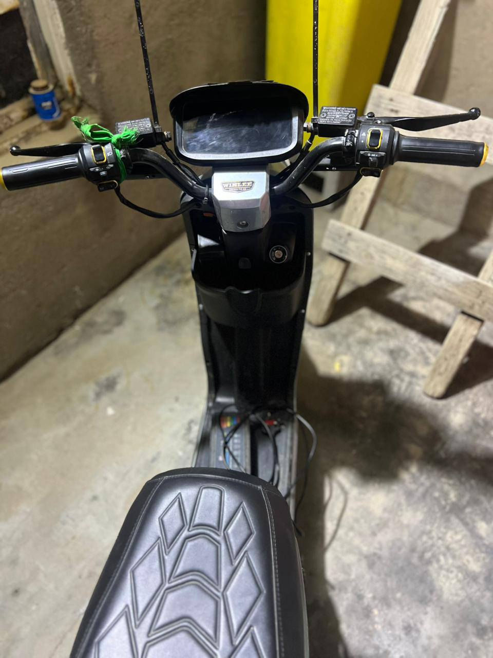 دراجة شحن نوع آر9 مديل 2025نضيفة كلش بطاريات إنتاج 2026
سعرها 450 وبيها مجال للشراي
مكاني بصرة حيانية شارع الطاك 
رقم تليفوني ***********
