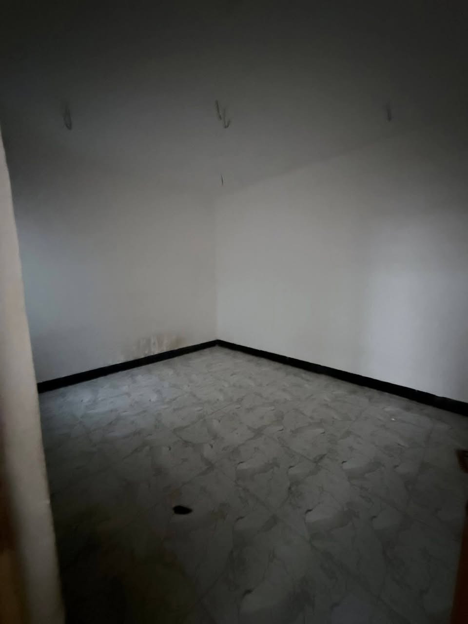 بيت للايجار🏠  50 متر الايجار سارع بلحجز سعره مناسب 

مقابل العسكري حي ميسان قرب سكله الكرعاوي بشارع الزور خلف اسوق الميالي 

📍 الموقع: محافظة النجف الأشرف

بيت 50متر بناء جديد تانكي وصخان بي لبيت كامل معايزه شيء خط مولد بي لبيت  جاهز للسكن

🟠 تصميم الخارطة : 

غرفه  - صالة  -صحيات  -مطبخ - منور 
سطح مطبك شتايكر 
ــــــــــــــــــــــــــــــــــــــــــــــــــــــــــــــــــ

سعر اللايجار 200 الف 

او من خلال الارقام التالية

 ***********
