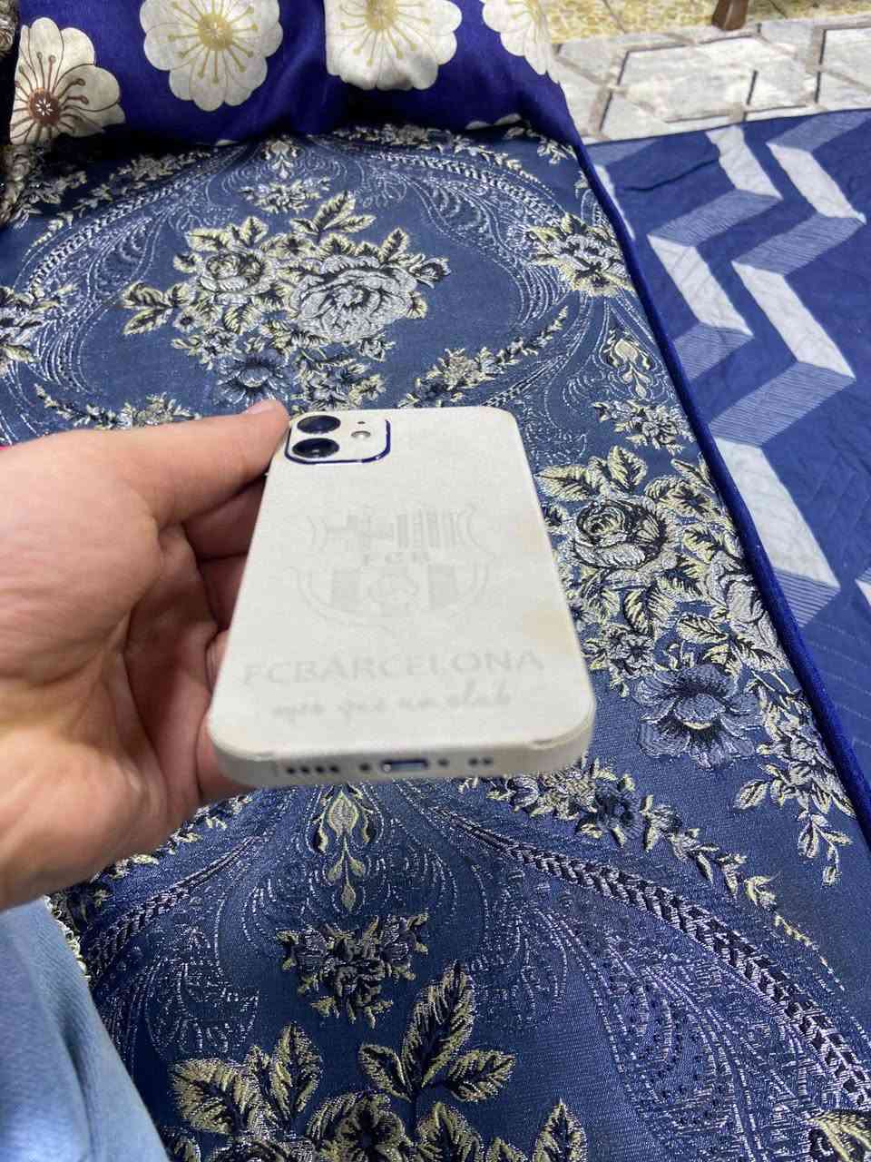 السلام عليكم ايفون 12 mine 
جهاز ماستر كلشي ممبدل كلة شغال وبلادي 
ذاكرة 64 بطارية 79 جهاز كلة شغال 
ماستر شرق اوسط A/AA 
مكاني : بغداد بالقرب من سيكال 
رقمي *********** 
السعر : 185 وبي مجال
