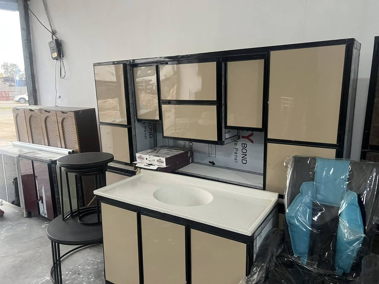 متوفر الان في معرض السلطان2
كاونتر كافة القياسات 
العنوان شارع المثلث ب القرب من سيراميك القطبي مقابل حدادة حسام العزي 
***********
***********
