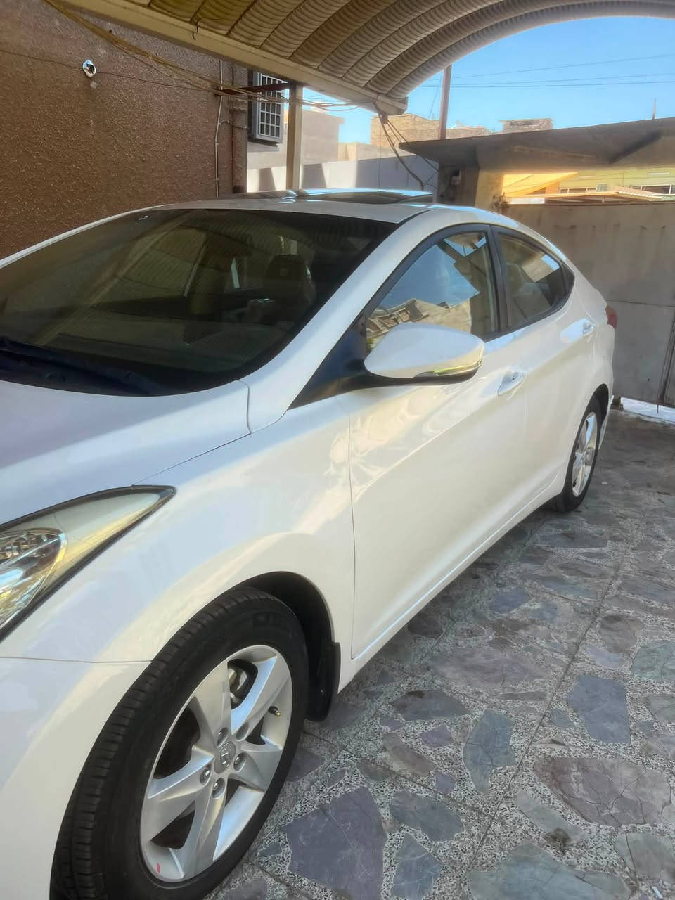النترا gls مكينه 1800موديل 2012 بدون صبغ ماشيه 94  مكان الاعظيمه ***********
