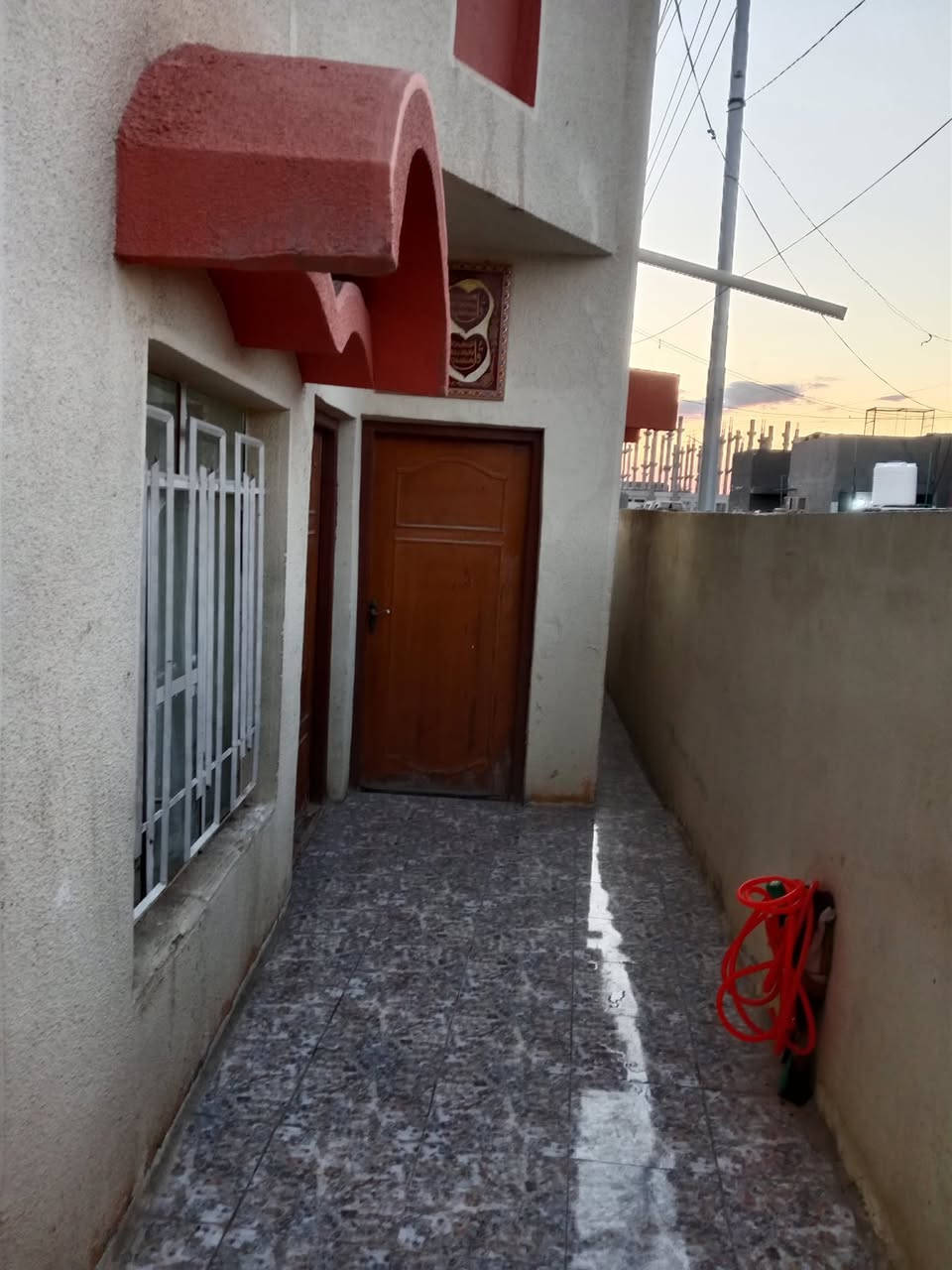 مشتمل للبيع طابو صرف المساحه بلسند 114 واقع حال 150بناء طابوك عكاده يحتوي على غرفتين نوم وصاله ومطبخ واستقبال موقعه الاسكندريه مقابل دور التدريب المهني للاستفسار الاتصال على الرقم ***********
