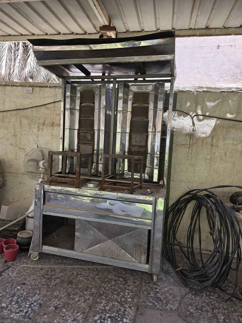 شوايه ايطالي مع فرن خاص بالبيتزا ومكينه ايطاليه لعمل الحمص بطحينه الخاصه بالمطاعم للبيع الغراض نظيفات وجاهزات ملاحظه مكلفين بالنشر للاستفسار اتصل ع الرقم ***********
