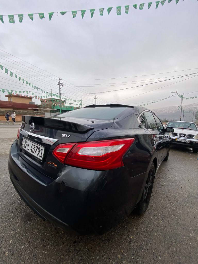 نیسان ئاڵتیما 2017 sv 
5 پارچەی بۆیاغ هەیە جەپێکی خەفیفی هەیە
پشتوو پیشی کەپس گێڕ مەکینە بەشەرت 
6 گەڵا غرامەی لەسەرە دوای معامەلە دەی گەڕینمەوە 
*********** شقلاوة, أربيل

