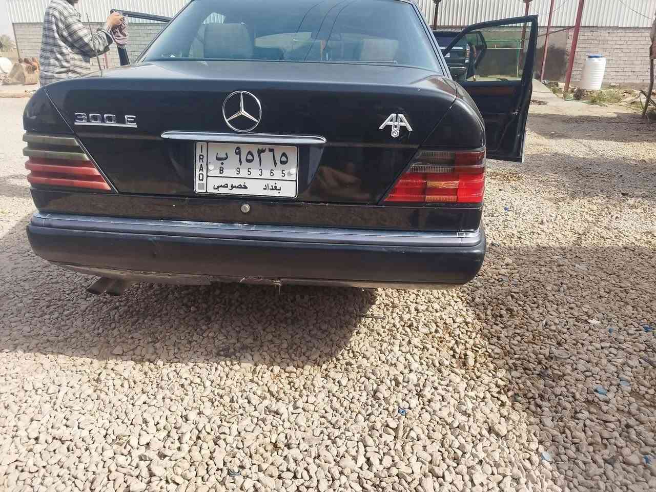 سلام عليكم مارسدس دب للبيع موديل 1985 مكفوله مكينه راس الثور فيشه وبطل تبريد  شغال الاستفسار ***********
