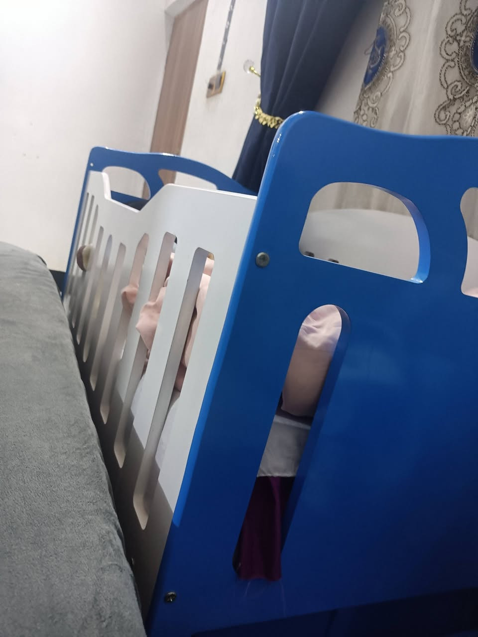 كاروك جديد مامستخدم ناموسية وياء السعر 90وبي مجال  ***********
