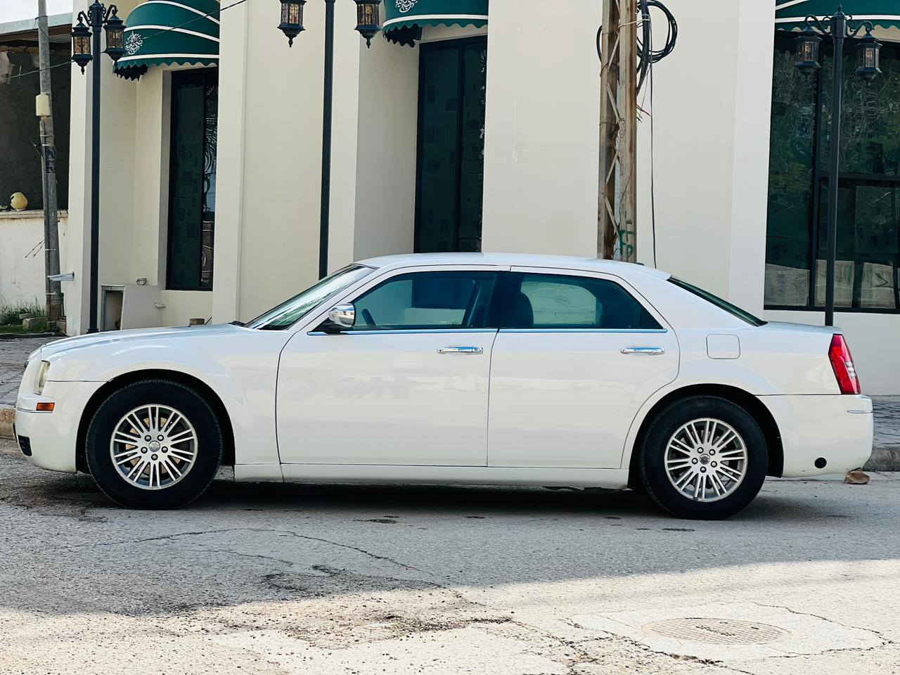 اوباما مديل 2010  سعر 108 وبيه مجال للاستفسار الاتصال *********** وارد مريكي بدون حادث بيهه رشات صبغ للجماليه مواصفات كشنات كهربائي قطعتين تبريد تشغيل عن بعد منضومه غاز 80 لتر مثبت سرعه مري كهربائي شاشه يباد كامره دواره ويل كب كروم بصمه تشغيل مكينه سته 6سلندر مكينه وكير مكفولات حداديه جديدهه تخم تاير جديد تبريد شغال ثلج سياره جديده وجاهزه وأي نقص مابيهه رقم أربيل دولي بسمي  سنويه لل 28 مكان سياره كربلاء المقدسة
