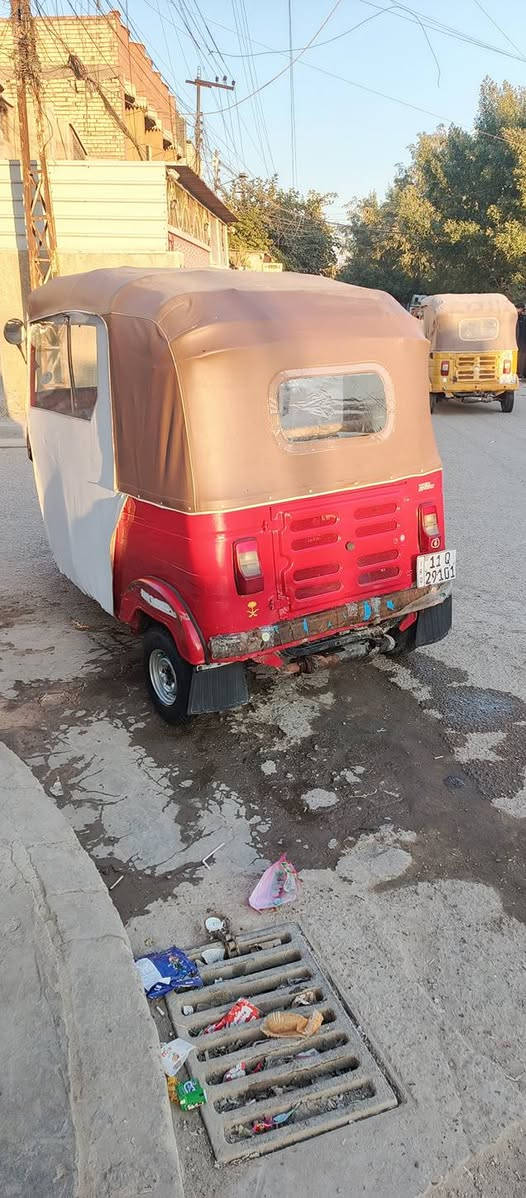 سلام عليكم تكتك للبيع موديل 2016 رقم سنويه مكينه مفتوحه  مسبوقه عام مكاني بغداد شعب سعر 400000وبيه مجال رقم ***********
