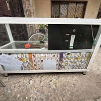 ميز زجاجي • خزانة عرض • بغداد حي العامل