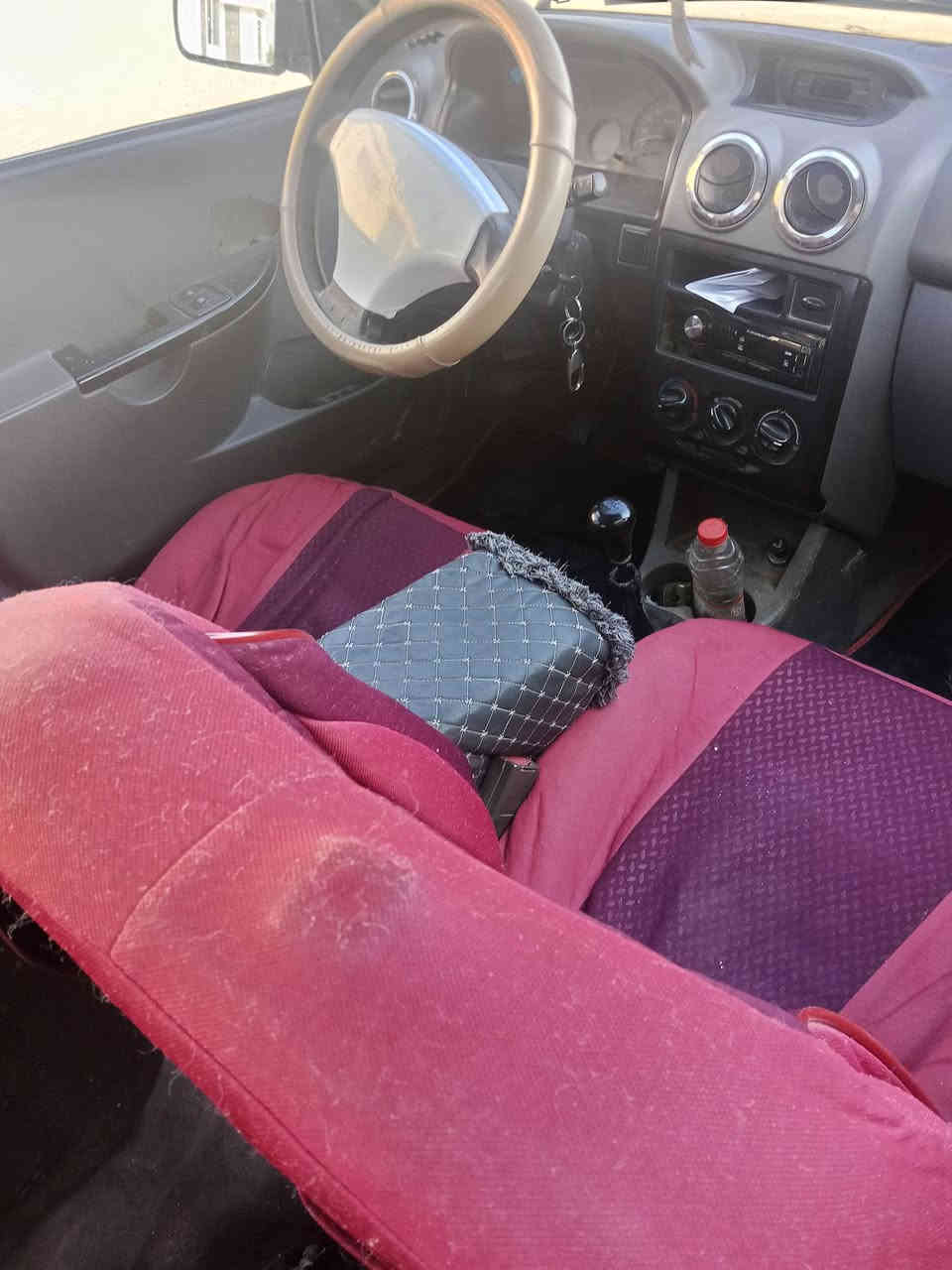 سايبه موديل 12رقم بغداد نكليزي بسم ابن عمي محرك كير جيد تخم تاير سيار ه جاهز مداور ثاني يوم  السعر 25بيه مجال ***********
