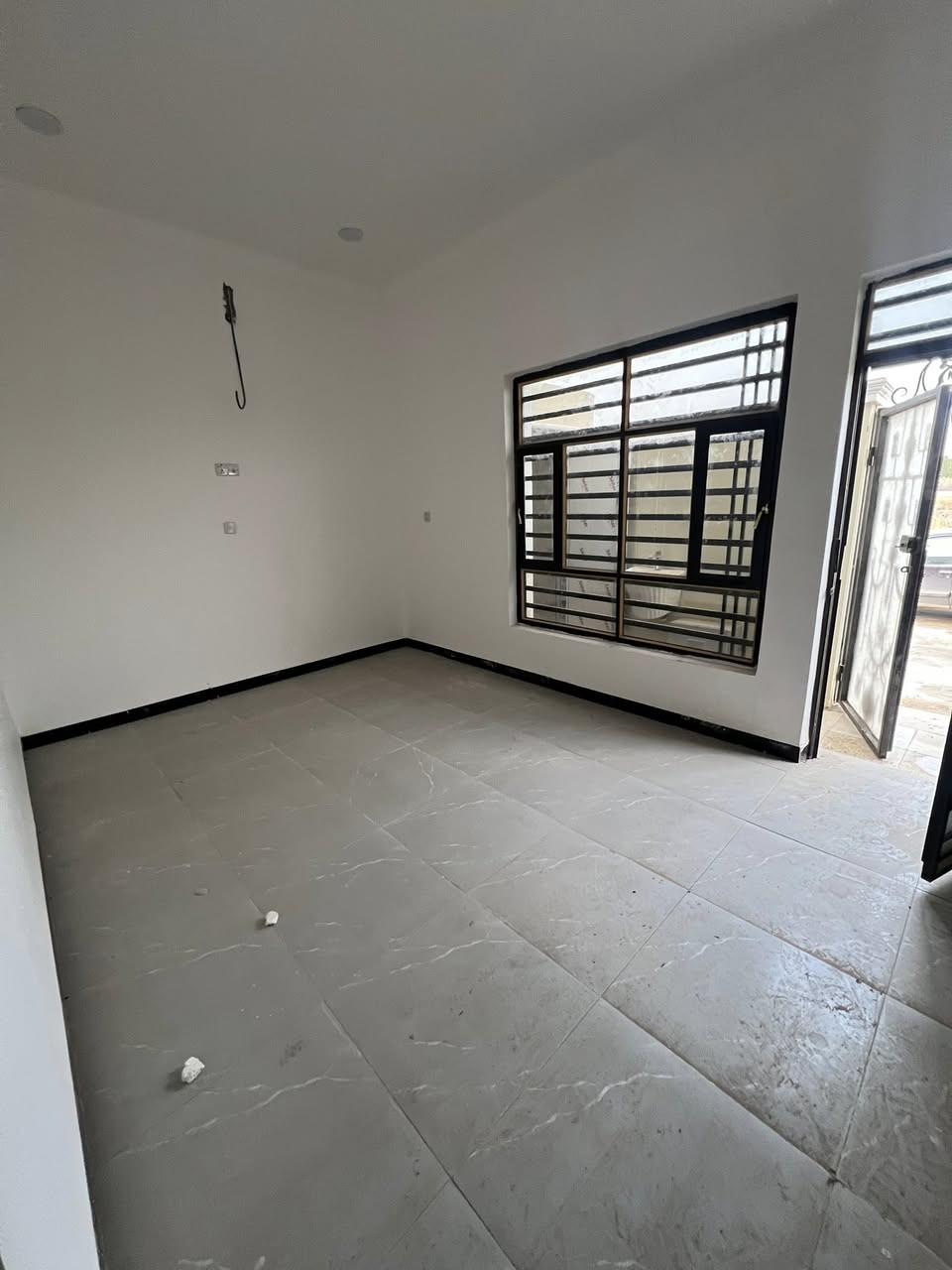 🏠دار سكن 🏠
__
⭕العنوان: طريق السنيه السياحي داخل مجمع توحيد
  ⭕قرب؛السكه القطار
⭕موقع مميز _
____
🌿زراعي سند25
🌿بناء حديث2026
🌿كونكريت مسلح 
🌿طابق واحد
🌿غير مسكون 

♦️المساحة 100م² 
♦️الواجهة  : 10متر
----------------
                     
تفاصيل الدار 🏠
___
🌿غرف نوم 💯
🌿صالة
🌿مطبخ 
🌿استقبال 
🌿مجمع صحي 
    
   #مكتب_صناع_المال_للعقار 
عنوان المكتب
الفرات شارع الصب قرب التسفيرات 
للاستفسار مراجعة المكتب اوالاتصال على الارقام 
***********
***********
