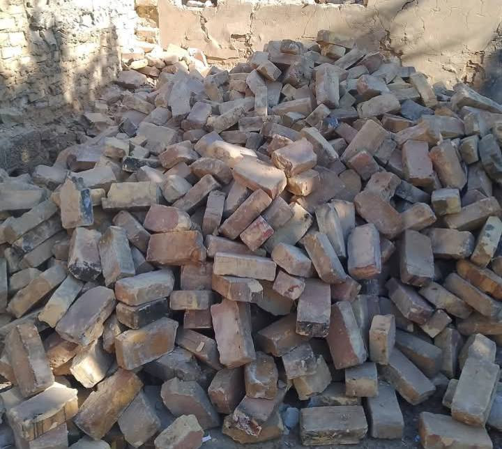 ***********
***********
***********
يوجد طابوق تفليش طابوقة عدلة عشراوية عادية الكمية تقريبا 70 الف للتواصل والاستفسار التواصل على الرقم فقط ما اجاوب لا خاص ولا تعليق
