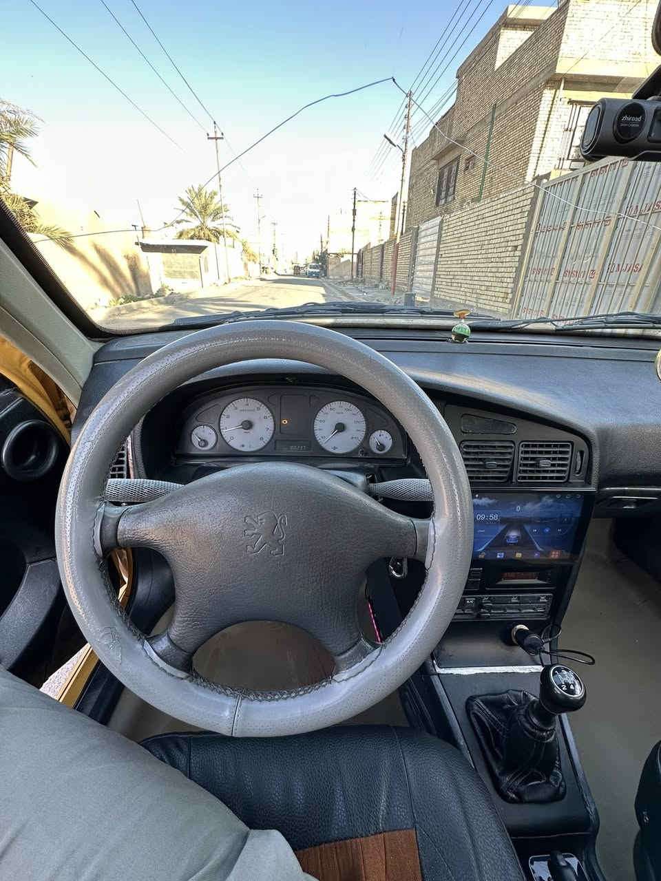 بيجو بارص موديل 15 جاهزه وحلوه بيها سستم صوت مع دمام بالجنطه بيها شاشه اندرويد مع كامره خلفيه مبدل بنيد وجاملغ الامامي عكس السايق تبريد ثلج كهربائيات فول 👍🏻 السياره بسمي رقم بغداد عنواني بغداد الرشاد 
*********** تفاصيل اكثر
