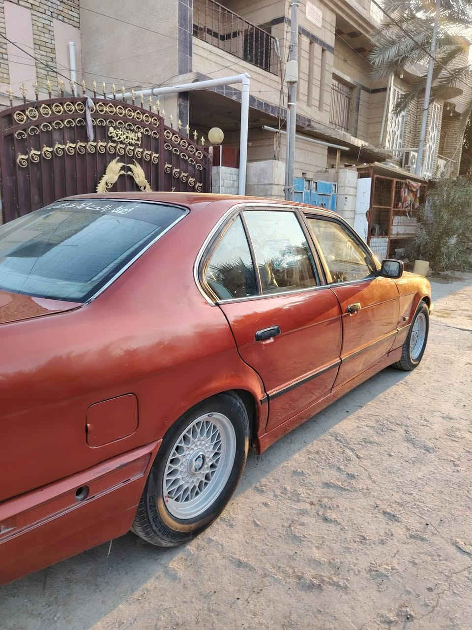 540 اصل بليته وسنويه
مديل ١٩٩٣
ضرر جاملغ خلفي ايمن ومصبوغه عامه تغير لون
رقم واسط سنويه مجدده لل٢٠٢٨ تحويل ثاني يوم
مكينه كير كفاله توني شادهن
تخم ويل خليه وتايرات جدد
غرفه توني شاده
سنتر لوك
كهربائيات كله شغاله
جاهزه سياره بدون اي نقص
سياره بالحقيقه احله من لصور ولشراي بي خير ويدلل
مكان سياره واسط مركز المدينه
السعر ٧٢ وبيها مجال
***********
***********
