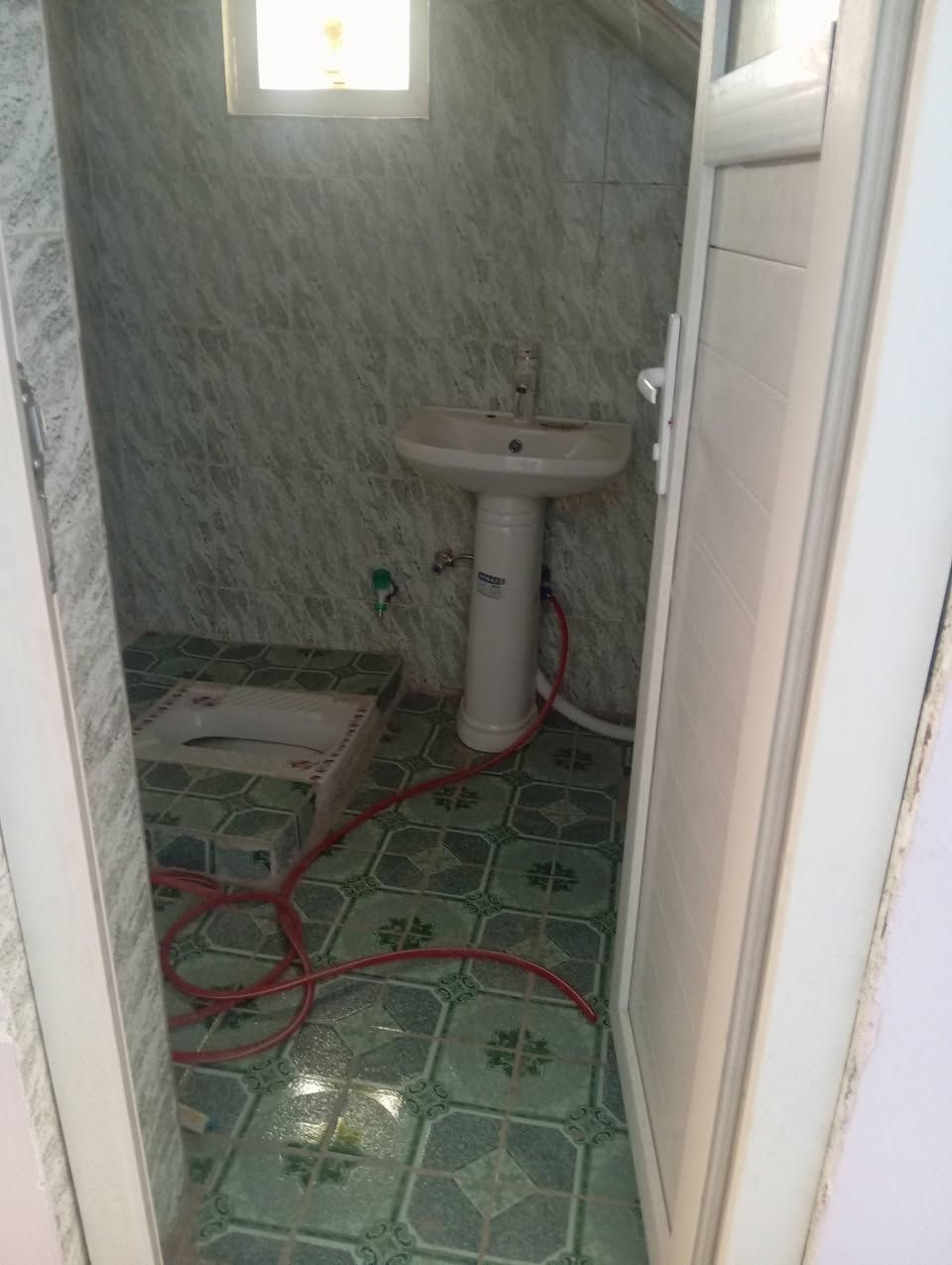 يتوفر شقة للايجار جديدة غير مسكونه سابقا
المساحه 100 م 
العنوان:شارع 80 حي الأمين خلف بناية حلويات قصر الشام
***********
