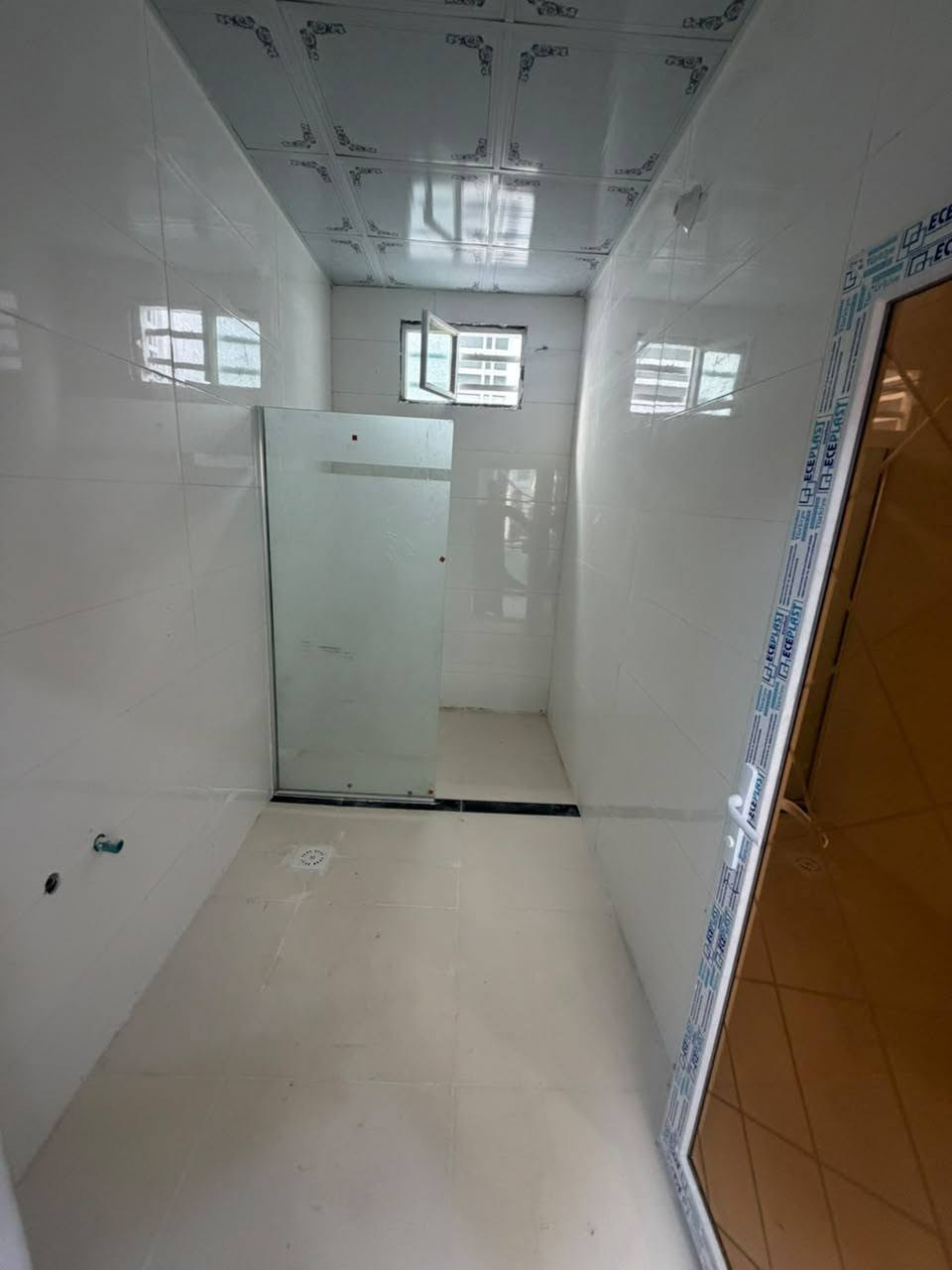 يا الله السلام عليكم 👋
يعلن مكتب الأمير للعقار شارع الصب عمود 287 
‏
‏
 بـيـت 🏡مط للبيع..

طابـو زراعي سـند(25) مرقم ومشمول بالتمليك

مساحة البيت..150 مـتر

بناء درجة أولى أساس وسقف صب 

السطح شتايگر درجة أولى 
البيت شغل  جناي  شغل مظبوط 

يحتوي البيت على غرفتين  نوم وصاله كبيره واستقبال كبيره ومطبخ وحمامات عدد(2)

البيت كامل مابي اي نقص..

الخدمات ماء كهرباء اناره ليليه مدارس 🏫 اهليه +حكوميه
🛣️شارع تبليط الباب البيت 
العنوان:-شارع الصب 🛣️مقابل قرية الغدير 

  للاستفسار 

مكتب الأمير للعقار شارع الصب عمود 287 
‏
‏للاسفسار   ***********
‏
‏***********
