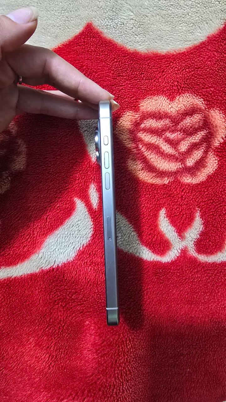 ايفون 15 برو ماكس ذاكرة ٢٥٦  ، نضيف جدا  مابي اي شخط  ، شرق اوسط
السعر مليون و 250  ، العنوان بغداد / ابو غريب _ الحصوة
***********
