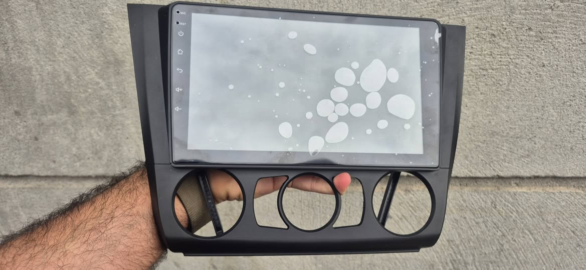 شاشە فوول فوول مواسەفات بلوتوس کارپلەی جیپیئێس hd کامێرە تەحەکومی سوکان ... ئەو کەڤەرەشی لەگەڵە هی bmw  کەڤەرەکەشی لێ ئەکرێتەوە بۆ سەیارەی کە ئەبێت .. نرخی ۳٥ هەزار لە سلێمانیم


**إذا كنت صاحب هذا الإعلان وتريد حذفه لأي سبب، رجاءا أرسل رسالة إلى الدعم الفني**