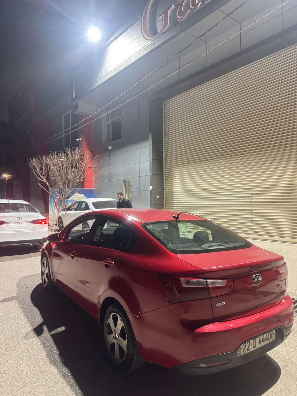 كيا ريو 2015 رقم سنوي جديد 
تحويل وكاله بشرط 
سياره بيها اربع قطع بخ بدون دواخل بدون ارباك بس جمالي 
گير محرك بشرط صرف نفخ مابي 
سعر 83$
مكاني دهوك 
رقم موبايل *********** زاخو, دهوك

