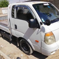50 وبيها مجال مقفوله جير ومحرك 07779499828