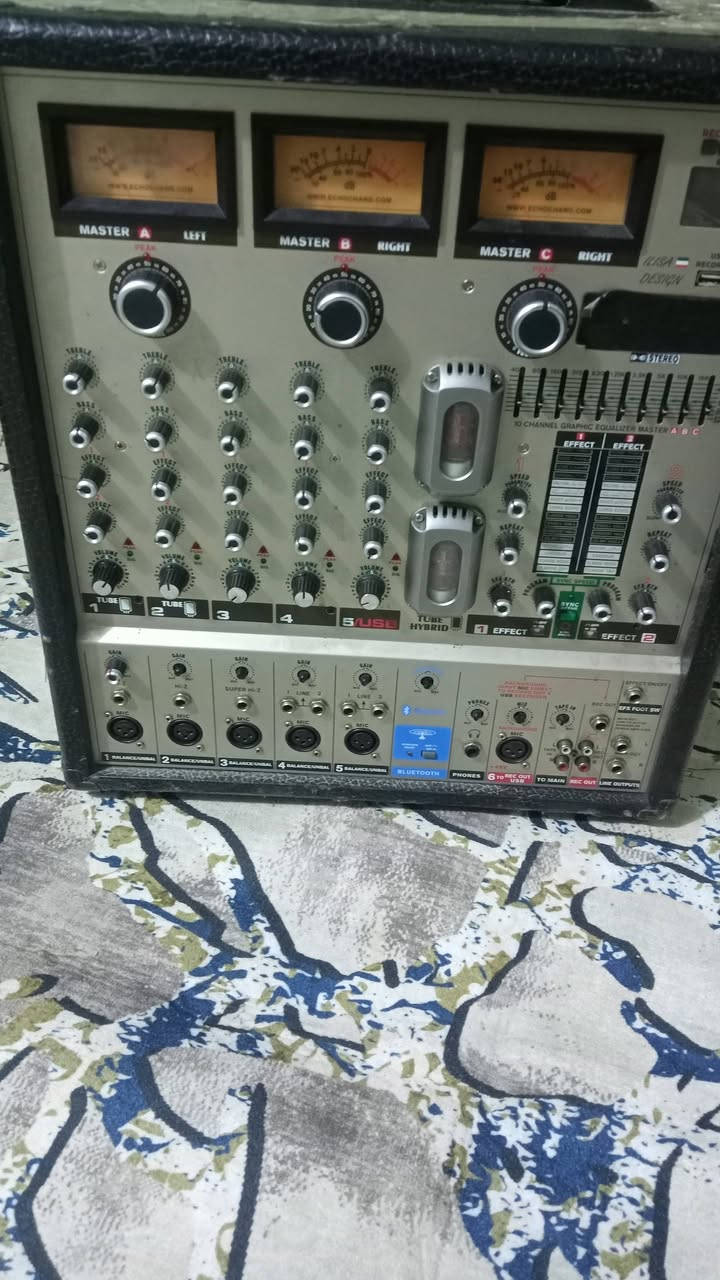 سلام عليكم جهاز 9090 الوجبة الاولى كارتونتة ويا كتلوك الشركة ويا بس واكف بي خط Bشغال خطين وطبيعي أي اشكال مابي+سماعات ارسي اف جدد شراي يتصل أو واساب على الاسيا ***********
***********
مكاني بغداد مدينة الصدر
