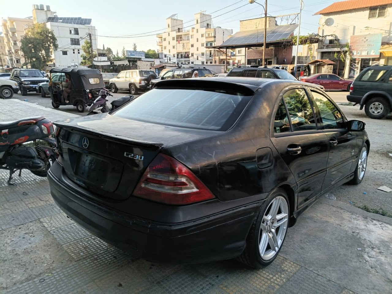 #Mercedes C 230 Kompressor 2004
Moter vites mikanik cherkee 
Aswad Alb Aswad / كيان حلو 
بدا وج بويا 
موجوده بي طرابلس أبو سمراء 
تليفون 03145936
سعره 3850 دولار 
انقاذ بعمل صك بيع بإسم لشاري طرابلس, لبنان


**إذا كنت صاحب هذا الإعلان وتريد حذفه لأي سبب، رجاءا أرسل رسالة إلى الدعم الفني**