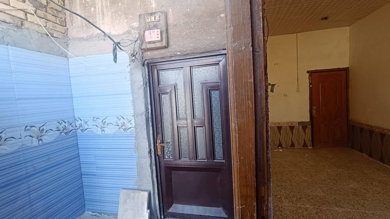 بيت للاجار 50 مترنجف حي الميلاد شارع جامعة الكفيل البيت صاله وستقبال ومطبخ وحمامات وسطح للاستفسار الاتصال على رقم  *********** النجف, العراق
