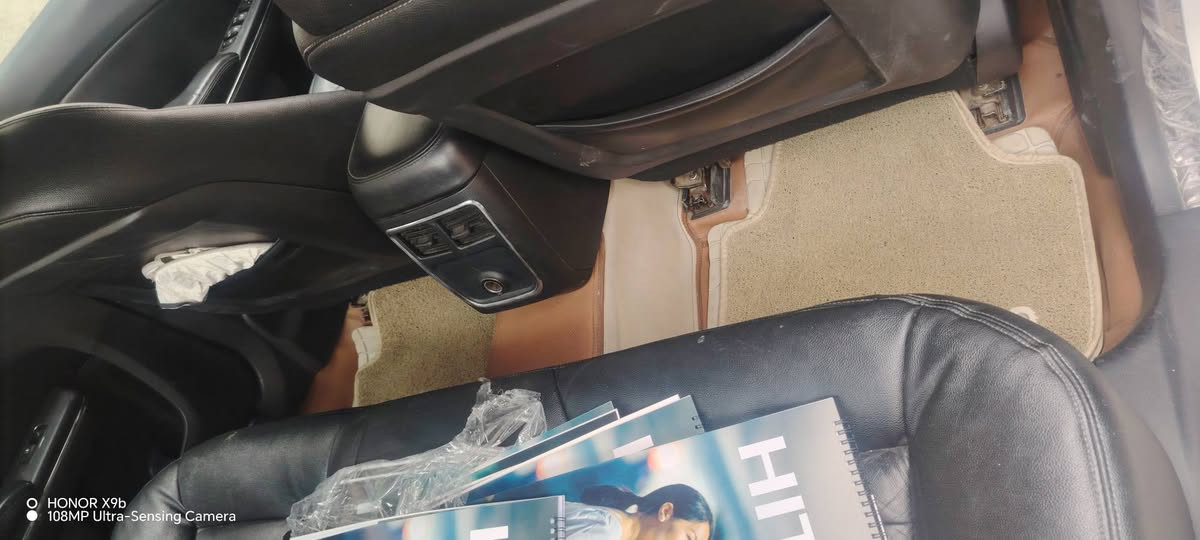 سلام عليكم جارجر ١٢ البيع بسمي بيه اربع بيبان فتح وقبق جنطه مفتوح بدون ضربه بس فتح وجاهزه *********** سعر ١٣٠ وبيه مجال
