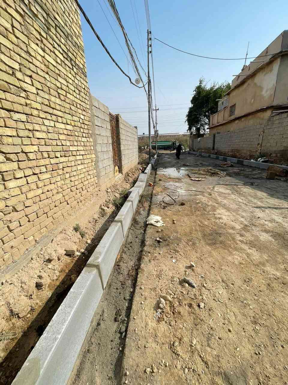 يا الله مقاول ثانوي +خلفه كربستون مقرنص ساقيه انتر لوك 
صب شوارع صب جملونات شوارع حدايق صب سقل تطبيك الكربستون مقرنص بازلت  نشتغل في كل مكان اسعار مناسبه وشغل درجه اوله ***********
