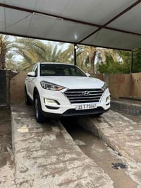 توسان ٢٠١٩ • ماشيه ٩٩٠٠٠ • مكفولة