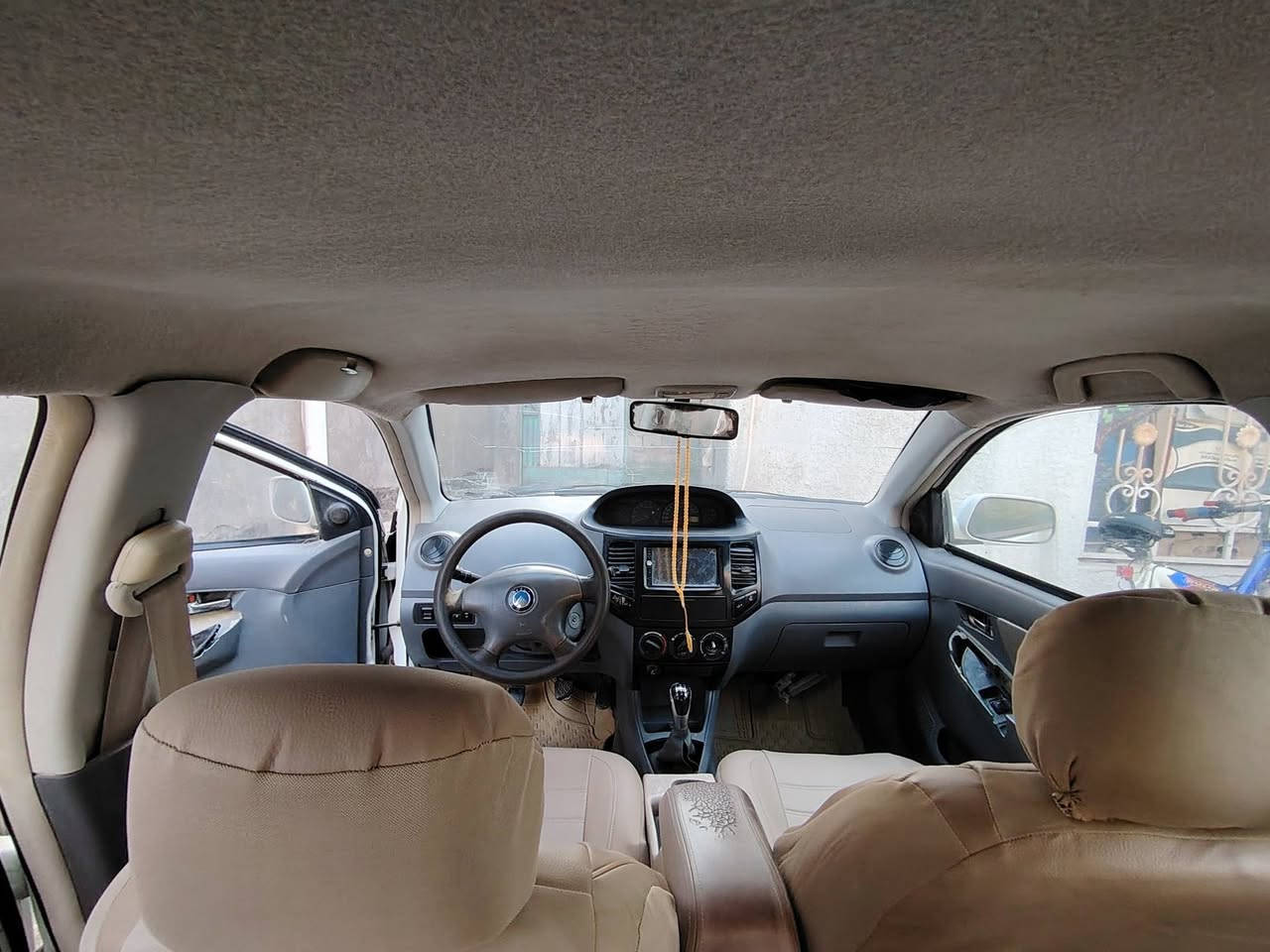 السلام عليكم سيار جيلي امكي صيني البيع او المراوس انطي فرق عادي بس فرق بصيط مديل 13 سياره تخم تاير حداده سياره غير حره صاحبه جاي يسدد سنويه منتهيه رقمي *********** واتساب
