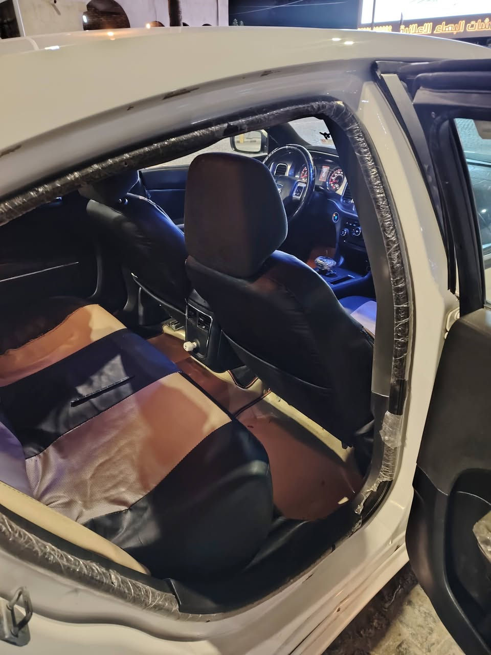 جارجر موديل 2012البيع فقط رقم اربيل بسمي سنويه 2031 السياره وراد كندي كفاله عامه بس بلعراق صار بيها تبديل بابين السياره ما ناقصه اي شي مكان السياره ميسان اني مكلف بلنشر استفسار ع الرقم***********
