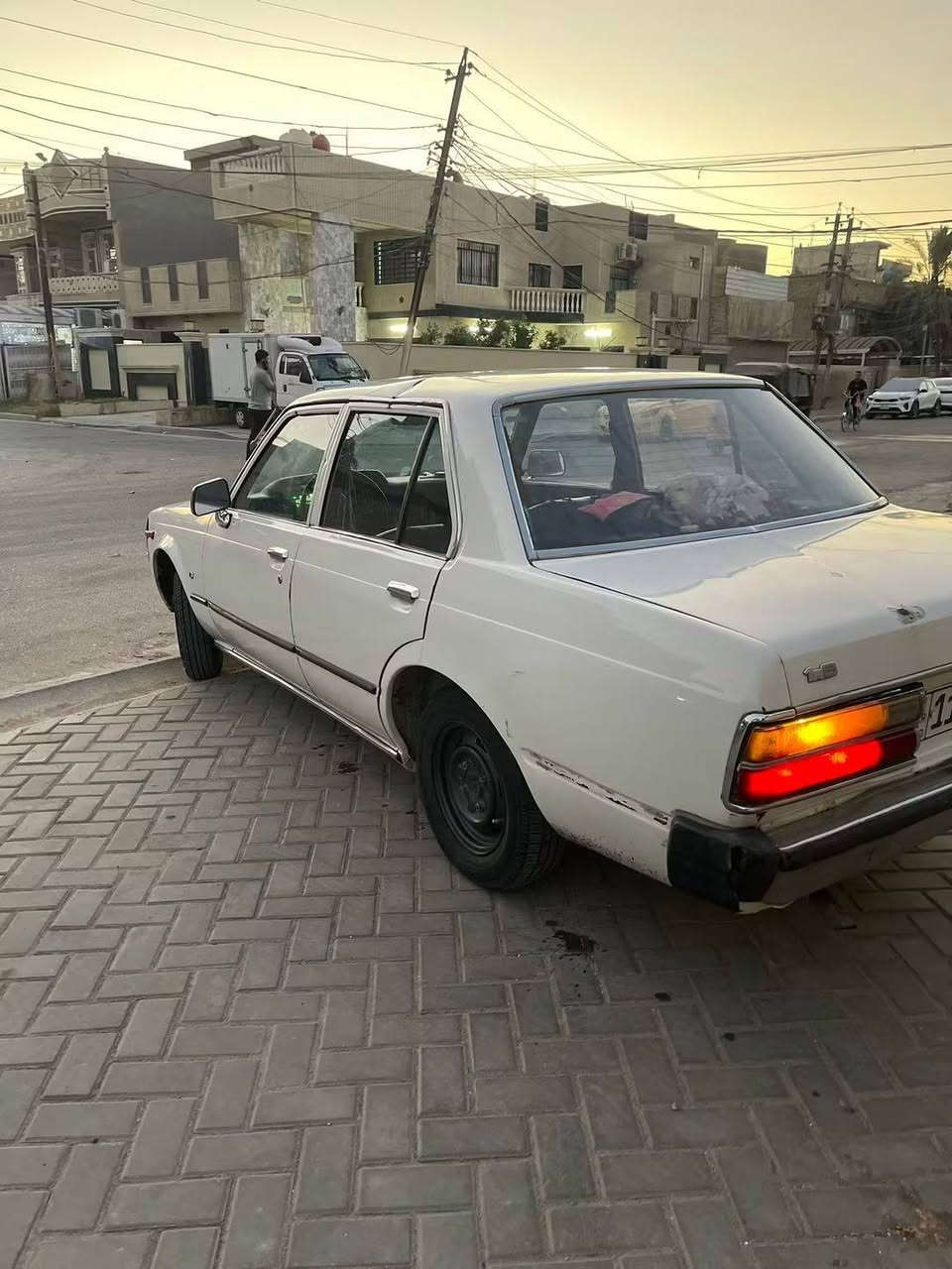 سلام عليكم كرونا موديل ١٩٨٠
رقم بغداد بسمي هزه ٢٠٢٦ 
محرك  1800 
تبريد شغال 
تخم تاير جديد 
باتري جديد 
منظومه كلج جديد 
سياره جاهزه والحمدلله 
سعر  ٣٣ وبيها مجال بسيط 
 مكاني بغداد  للإستفسار اكثر   *********** بغداد, العراق
