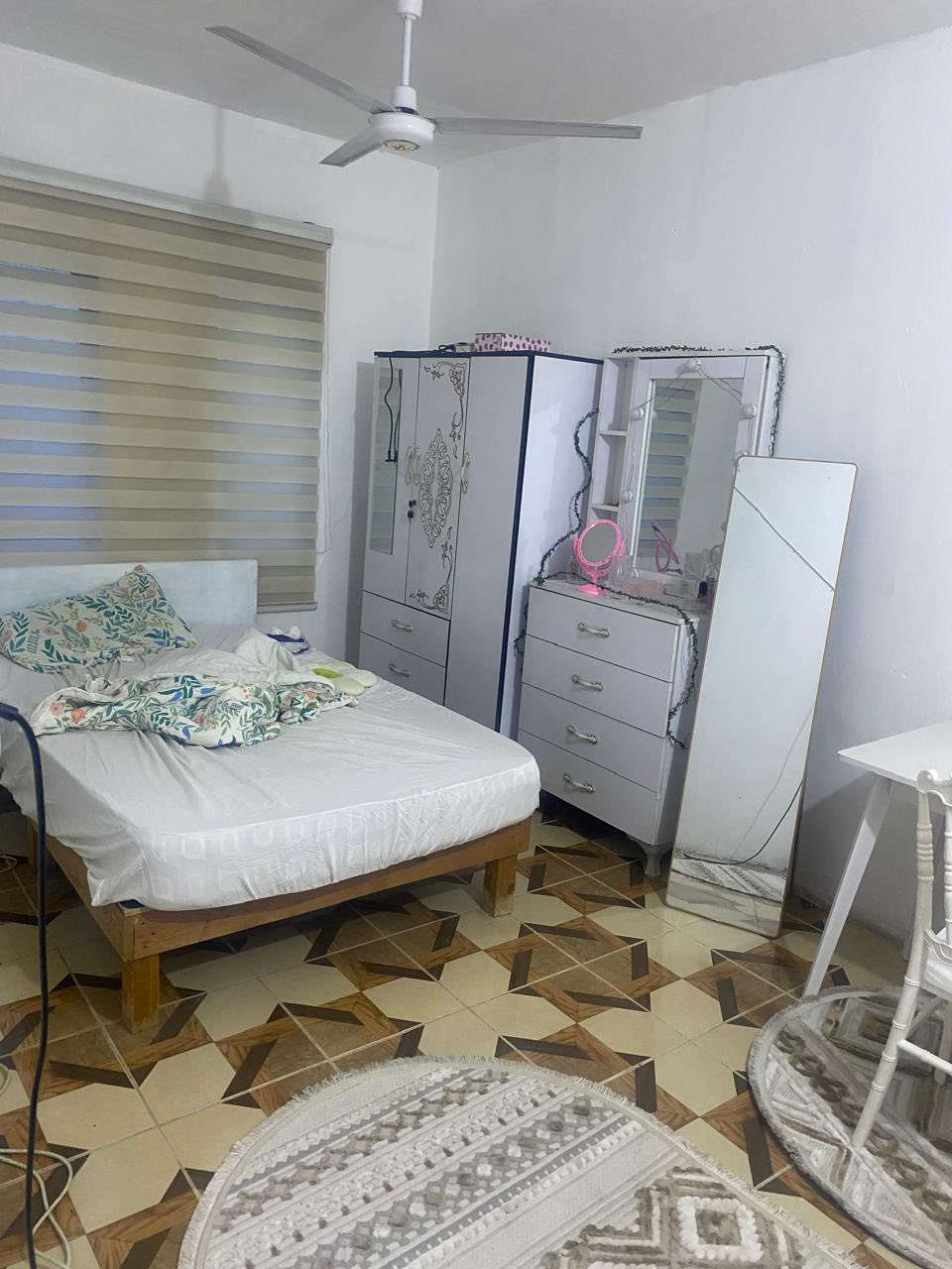 يالله. 🌷. للبيع وبسعر مناسب جدا دار مساحة ١٠٠ م طابقين يقع في بغداد كفاءات السيدية قرب قاعة بغداد للمناسبات يحتوي على ٣ غرف نوم ومطبخ وصالة وخدمات  نظيف جدا بناء الفينات للاستفسار الاتصال على الارقام التالية.                                               ***********.  او.    ***********.                            مكتب.  ركن الحافظ للعقار. بغداد حي الشباب.  شارع اميمة التجاري. قرب حلويات المختار.
