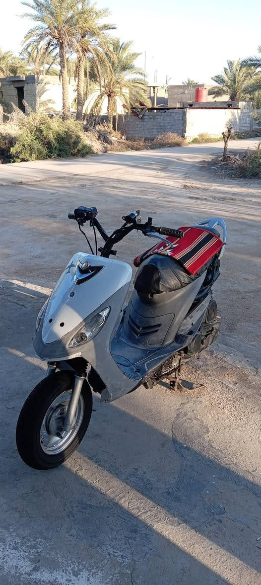 دراجه البيع ماكس قجمه جاهزه من كلشي كفراته موجوده ختم واحد وي لمكينه سلف هندر شغال رقمي *********** مكاني سماوه وركاء
