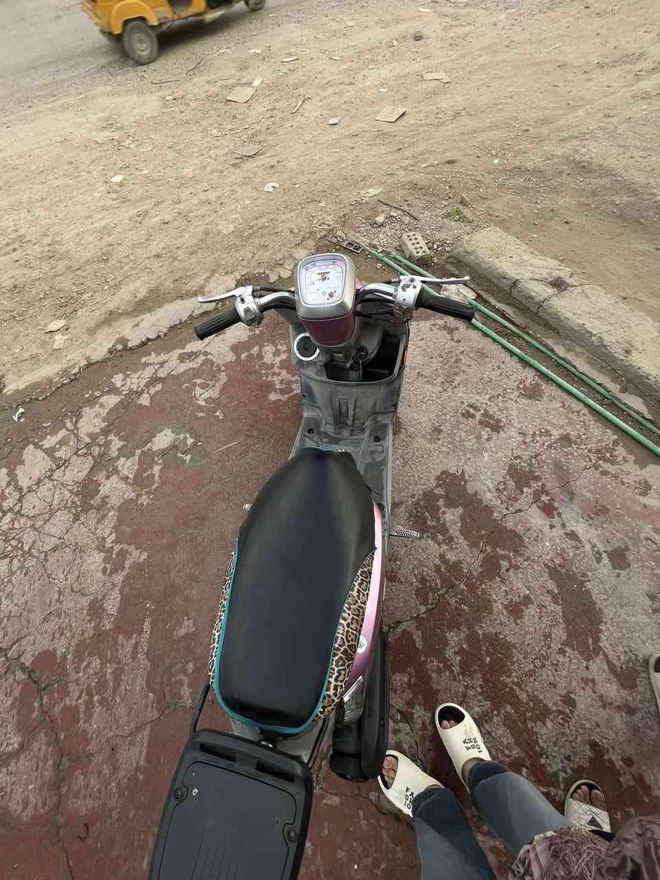 سلام عليكم ماكس بوليس مسطره لوسي موديل2013دراجه ختم واحد تجي بعينك وشوف  كلشي يشتغل بيها من كربائيات من كلشي دراجه صالي اربع اشهر من منزلها من الربه سعر 900بيها مجال حك جيه وشراي اني بخدمته رقم ***********
