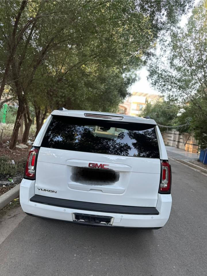 السلام عليكم . من رخصة الاخ الادمن . جمسي يوكن موديل 2015 لون ابيض رقم بغداد الجديد وارد امريكي بيها باب تبديل نفس اللون وبيها بارد بدون حادث قوي او شاصي او لغد السياره جديده ومابيها اي نقص ماشيه 198الف كم السياره موجوده بغداد للاستفسار *********** موجود واتساب السعر 300$ وبيها مجال بسيط
