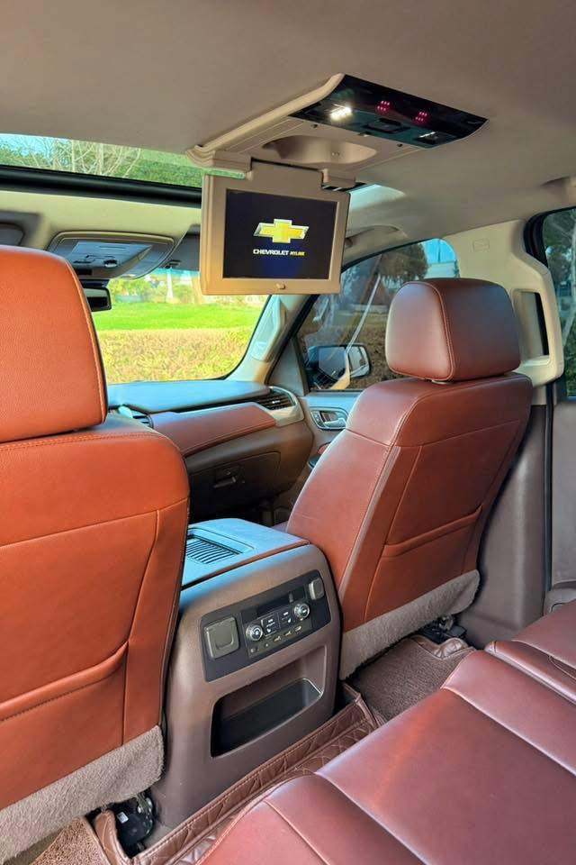 تاهو برايمر 2019 خليجي وكالة المنصور فول
بصمة وتشغيل عن بعد
فتحة سلايت
مقاعد جلد 
مقاعد تبريد وتدفئة
كيج اللكتروني دجتل 
استيرن كهرباء وتدفئة
ويل كب 22 بريمير
ثلاجة 
داتا شوو كبير 
شاشة كبيرة وكاميرة
شاشة تلفزون وسطي
جنطة شفط كهرباء
سبعة راكب 
قاصة سرية 
تبريد مركزي
شاحن هاتف لاسلكي
رادار 360 درجة
حساسات امامي وخلفي
تحديد مسار 
نقط عمياء
فورويل 4X4
لدات امامي وخلفي
مري كهرباء + اشاير بالمري
لايتات زنون وكشاف زنون
باقي مواصفات البريمير متخلص فول الفول السيارة

السيارة كفالة عامة من بارد وصبغ وكير ومكينة كلها بالشرط
ماشية 80 الف كيلو حقيقي جديد السيارة على وضع شركة
رقم وهزة وسنوية كلها جديد باسمي
سعر : 425 $ وماكو هيج سعر بكل السوك 
*********** / اربيل
