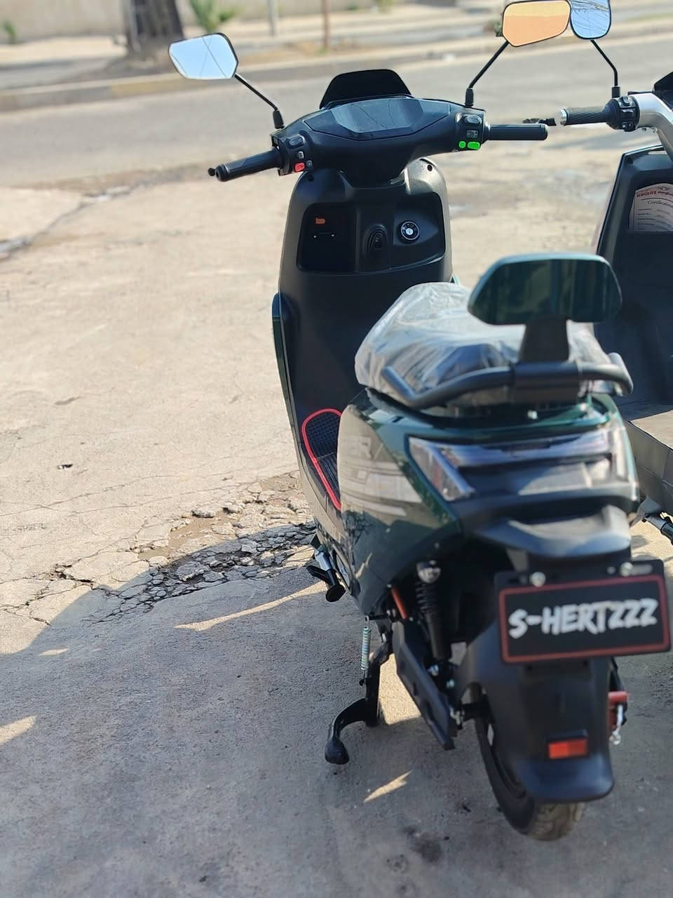 ماطور شحن ABR
ملف 3000
بطاريات 30  امبير عدد 6
نظام بك ومثبت سرعه
اربع سرعات  دراجه نظيفه حيل وسريعه
السعر ٨٥٠
شراي اتصل 
***********
